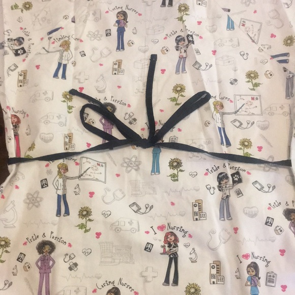 Uniform Advantage Scrub Printed Top Small - Picture 4 of 8